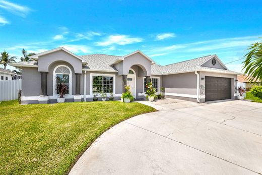 بيت مستقل ﻓﻲ Cape Coral, Lee County