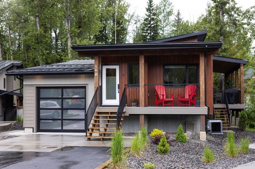 Casa Unifamiliare a Fernie, British Columbia