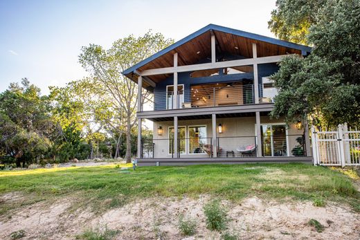 Detached House in Canyon Lake, Comal County