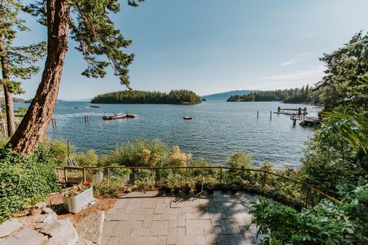 Dom jednorodzinny w Pender Harbour, Sunshine Coast Regional District