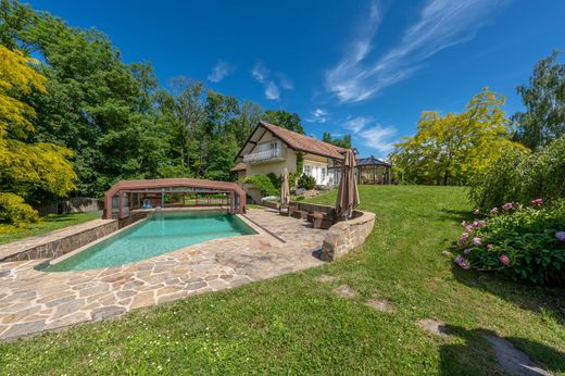 Detached House in Chens-sur-Léman, Haute-Savoie