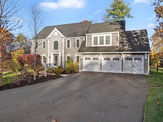 Detached House in Southborough, Worcester County