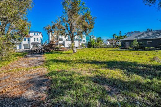 Grond in Indian Rocks Beach, Pinellas County