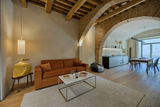 Apartment / Etagenwohnung in San Quirico d'Orcia, Provincia di Siena