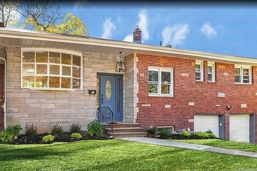 Detached House in Tenafly, Bergen County