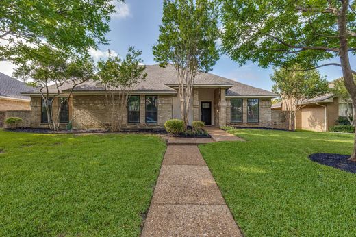 Detached House in Dallas, Dallas County