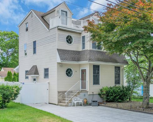Detached House in Toms River, Ocean County