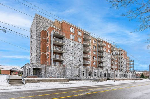 Apartment / Etagenwohnung in Cambridge, Ontario