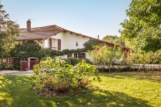 Detached House in Ustaritz, Pyrénées-Atlantiques