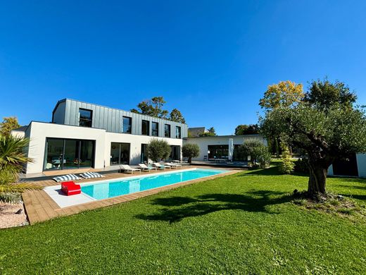 Casa en Saint-Cyr-sur-Loire, Indre y Loira