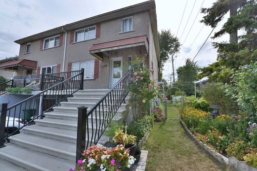 Detached House in Saint-Laurent, City of Montréal