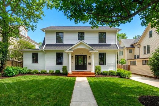 Luxury home in Chevy Chase, Washington County