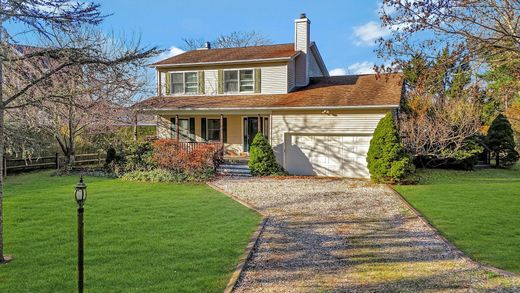 Detached House in Southold, Suffolk County