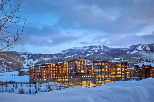 Snowmass Village, Pitkin Countyのアパートメント