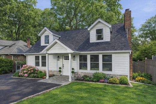 Luxury home in Huntington, Suffolk County