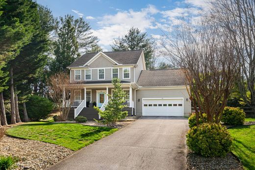 Detached House in Fletcher, Henderson County