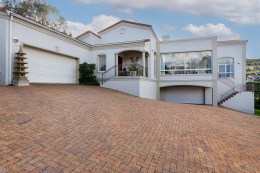 Luxury home in Somerset West, City of Cape Town