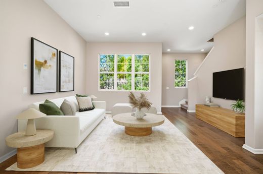 Apartment in Irvine, Orange County