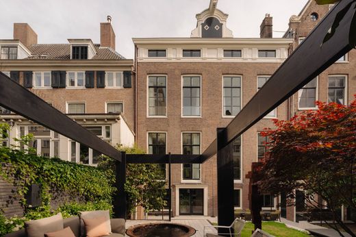 Luksusowy dom w Amsterdam, Gemeente Amsterdam