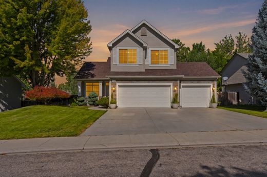 Detached House in Eagle, Ada County