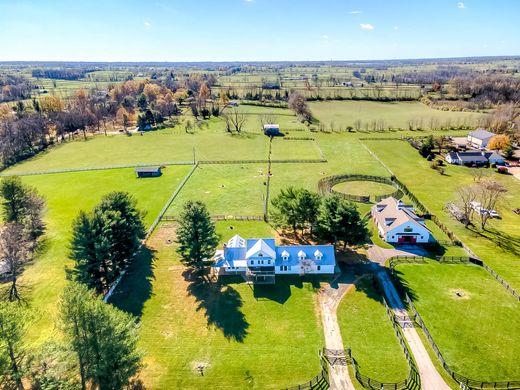 Detached House in Versailles, Woodford County