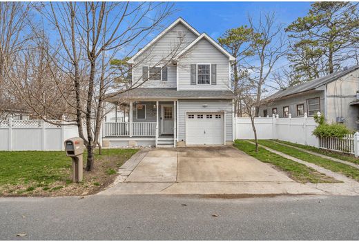 Detached House in Toms River, Ocean County