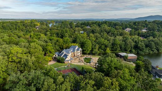 Grond in Hot Springs, Garland County