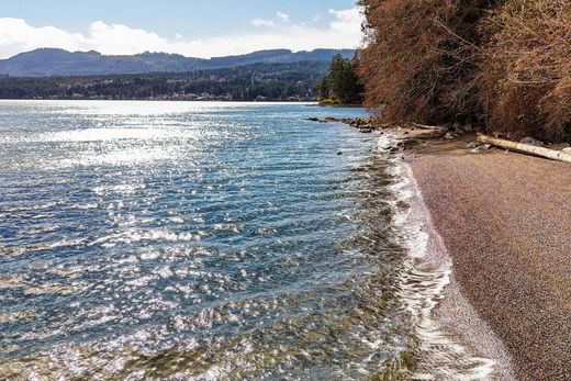 Detached House in Mill Bay, British Columbia