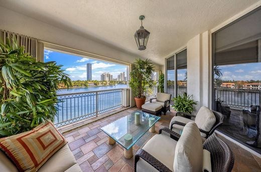 ﺷﻘﺔ ﻓﻲ Aventura, Miami-Dade County