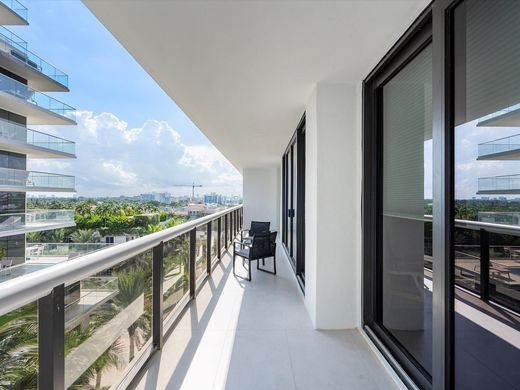 Apartment in Surfside, Miami-Dade
