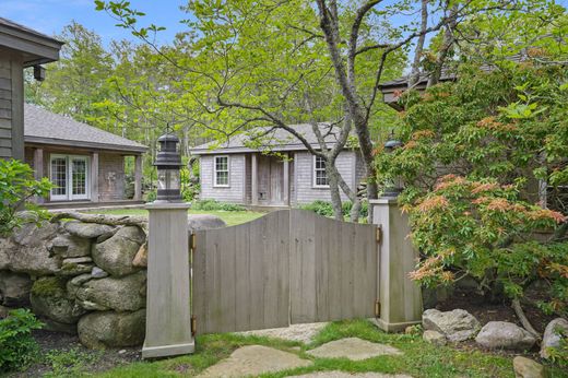 Detached House in Chilmark, Dukes County