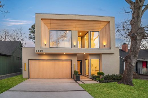 Detached House in Dallas, Dallas County