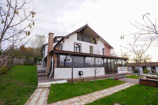 Villa a Râmnicu Vâlcea, Municipiul Râmnicu Vâlcea