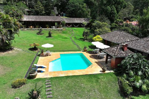 Dom jednorodzinny w Petrópolis, Rio de Janeiro