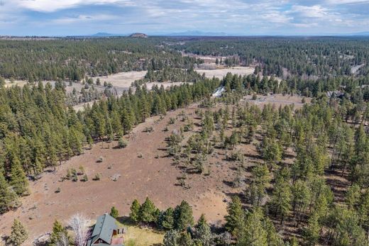 Arsa Sisters, Deschutes County