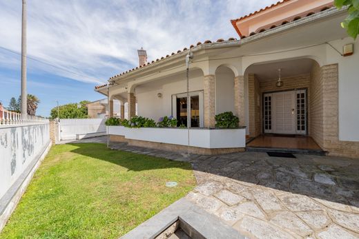 Detached House in Cascais, Lisbon