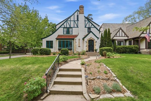 Detached House in Edina, Hennepin County