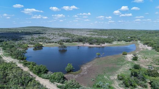 郊区住宅  Uvalde, Uvalde County