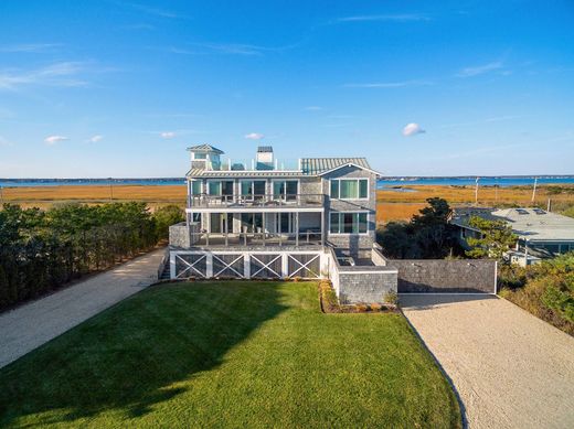 Detached House in East Quogue, Suffolk County