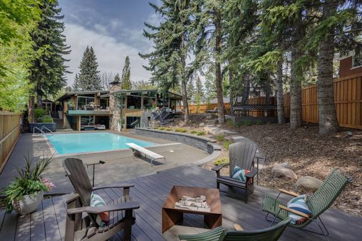 Detached House in Edmonton, Alberta