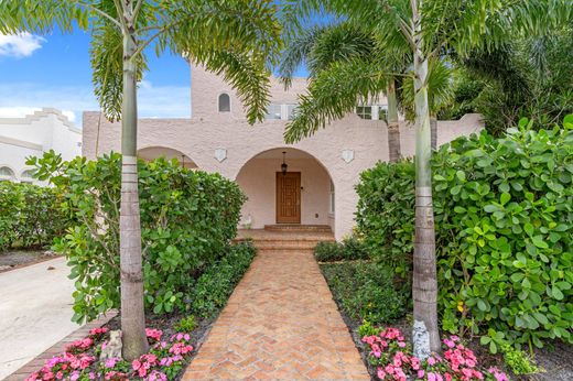 Luxury home in Lake Clarke Shores, Palm Beach