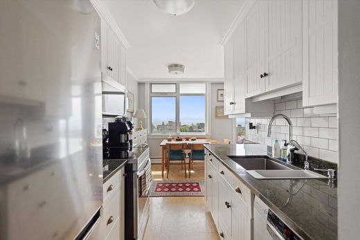 Apartment in Victoria, Capital Regional District