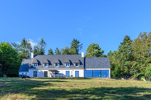 Dom jednorodzinny w Gouesnach, Finistère