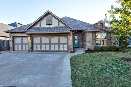 Detached House in The Village, Oklahoma County