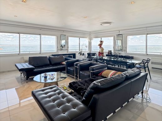 Apartment / Etagenwohnung in Arcachon, Gironde