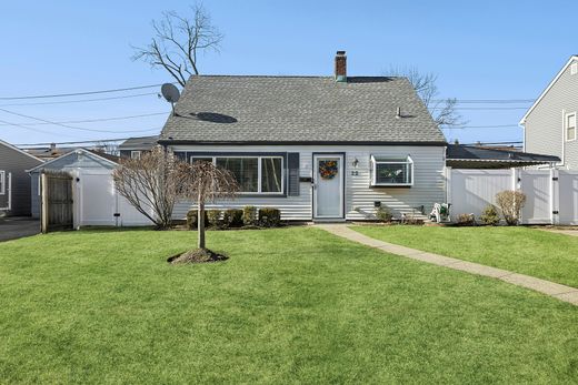 Detached House in Levittown, Nassau County