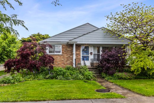 Detached House in Skokie, Cook County