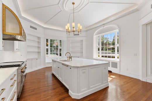 Daire Boston, Suffolk County