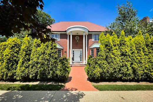 Detached House in Forest Hills, Queens