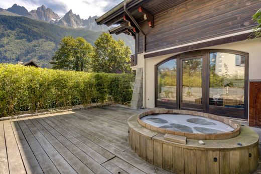 Mehrfamilienhaus in Chamonix, Haute-Savoie